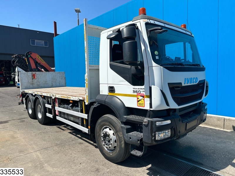 Iveco Trakker 360 6X4, EURO 6, Palfinger, Remote - Camión caja abierta, Camión grúa: foto 2 Iveco Trakker 360 6X4, EURO 6, Palfinger, Remote - Camión caja abierta, Camión grúa: foto 2