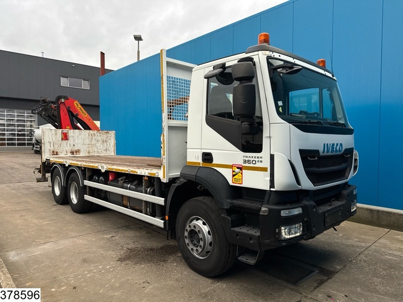 Iveco Trakker 360 6X4, EURO 6, Palfinger, Remote, Steel suspension - Camión caja abierta, Camión grúa: foto 3 Iveco Trakker 360 6X4, EURO 6, Palfinger, Remote, Steel suspension - Camión caja abierta, Camión grúa: foto 3
