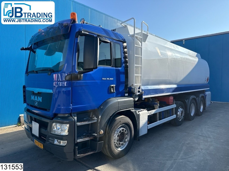 MAN TGS 39 360 8x2, FUEL, 31300 Liter, 4 Comp - Camión cisterna: foto 1 MAN TGS 39 360 8x2, FUEL, 31300 Liter, 4 Comp - Camión cisterna: foto 1