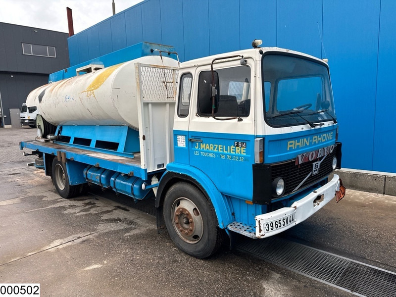 Volvo F 614 Manual, Steel suspension, Fuel, 8000 L - Camión cisterna: foto 3 Volvo F 614 Manual, Steel suspension, Fuel, 8000 L - Camión cisterna: foto 3