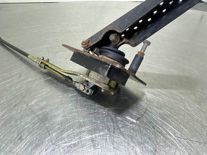 Ahlmann AZ14-4184957A-Gas pedal/Fusspedal - Cabina e interior para Maquinaria de construcción: foto 5 Ahlmann AZ14-4184957A-Gas pedal/Fusspedal - Cabina e interior para Maquinaria de construcción: foto 5