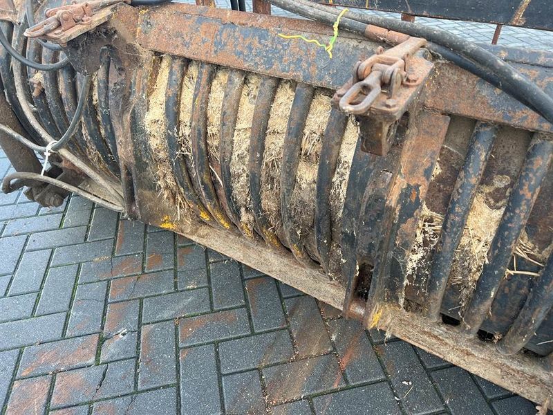 Ahlmann AZ9/AZ10-Silage cutter/Silageschneider/Pelikaanbak - Equipo para silos: foto 5 Ahlmann AZ9/AZ10-Silage cutter/Silageschneider/Pelikaanbak - Equipo para silos: foto 5