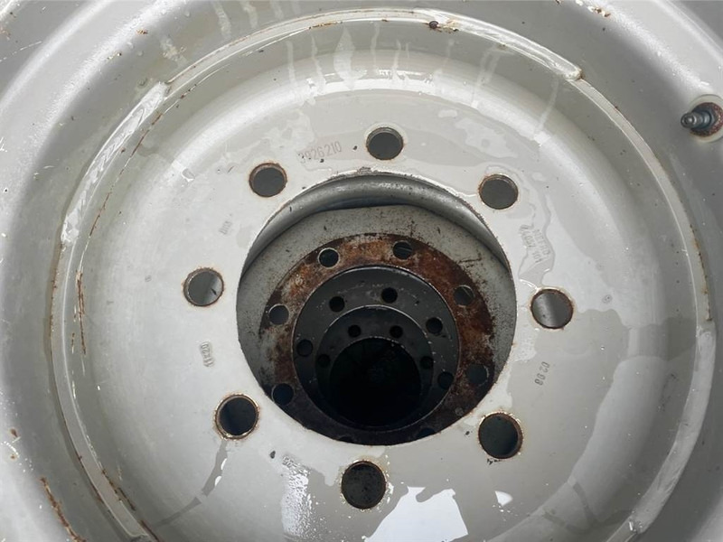 Atlas AR65-Continental 12.5R20-Tire/Reifen/Band - Neumáticos y llantas para Maquinaria de construcción: foto 4 Atlas AR65-Continental 12.5R20-Tire/Reifen/Band - Neumáticos y llantas para Maquinaria de construcción: foto 4