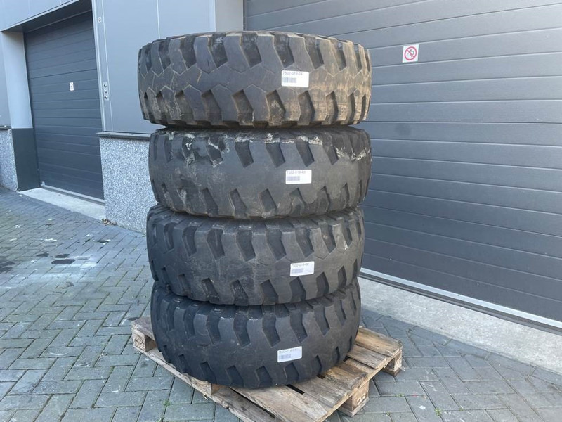 Atlas AR65-Michelin 335/80R20 (12.5R20)-Tire/Reifen/Band - Neumáticos y llantas para Maquinaria de construcción: foto 2 Atlas AR65-Michelin 335/80R20 (12.5R20)-Tire/Reifen/Band - Neumáticos y llantas para Maquinaria de construcción: foto 2
