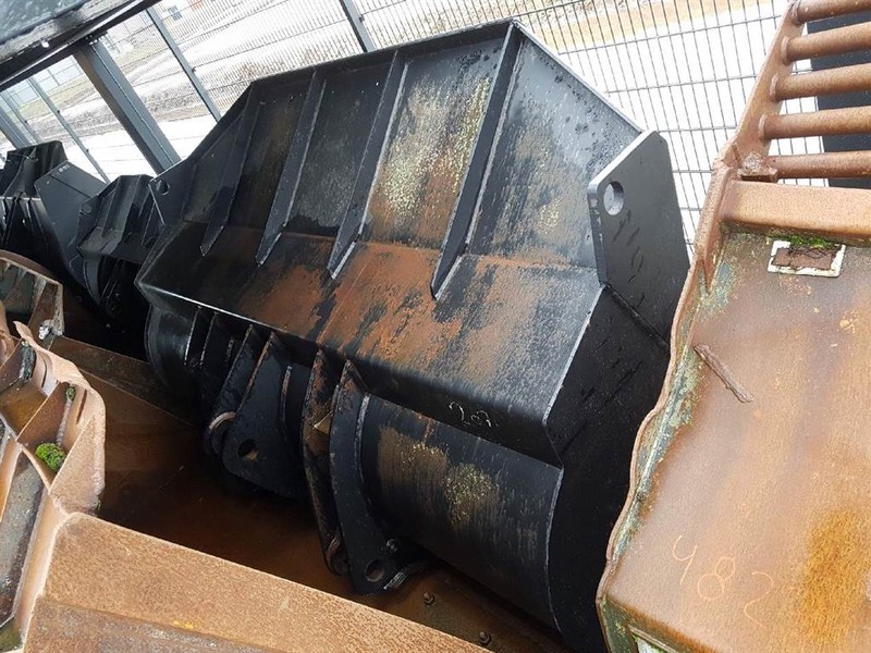 - Bucket/Schaufel/Dichte bak - Cazo: foto 2 - Bucket/Schaufel/Dichte bak - Cazo: foto 2