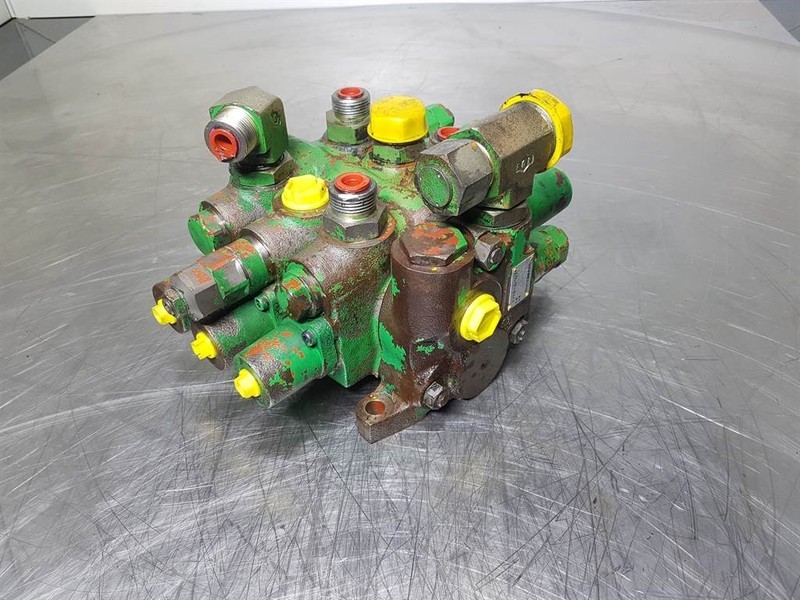 FIAT-HITACHI 21030-43041 - Hitachi W110 A - Valve/Ventiel - Hidráulica: foto 2 FIAT-HITACHI 21030-43041 - Hitachi W110 A - Valve/Ventiel - Hidráulica: foto 2