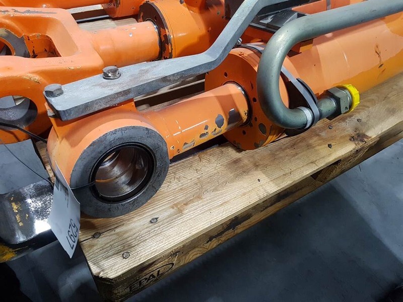 FIAT-HITACHI W 170 - Lifting cylinder/Hubzylinder/Hefcilinder - Hidráulica: foto 5 FIAT-HITACHI W 170 - Lifting cylinder/Hubzylinder/Hefcilinder - Hidráulica: foto 5