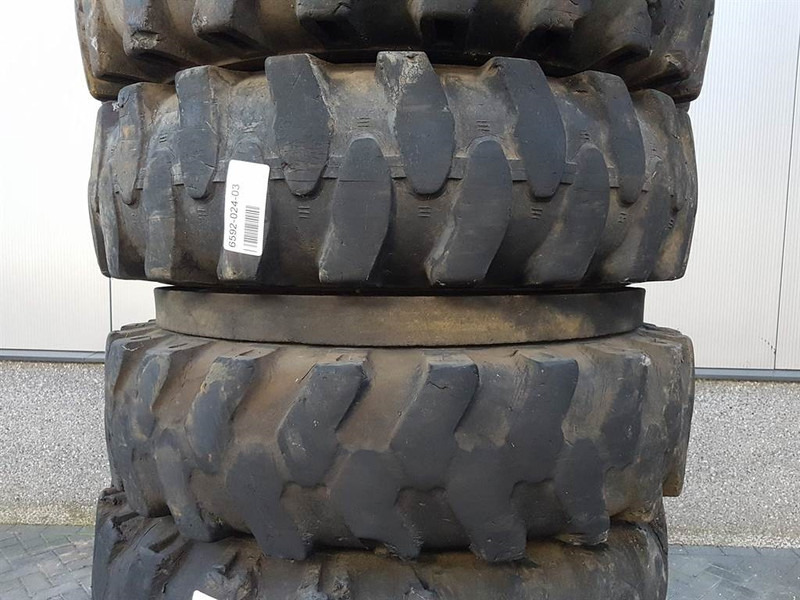 Furukawa W725LS-10.00-20-Tire/Reifen/Band - Neumáticos y llantas para Maquinaria de construcción: foto 4 Furukawa W725LS-10.00-20-Tire/Reifen/Band - Neumáticos y llantas para Maquinaria de construcción: foto 4
