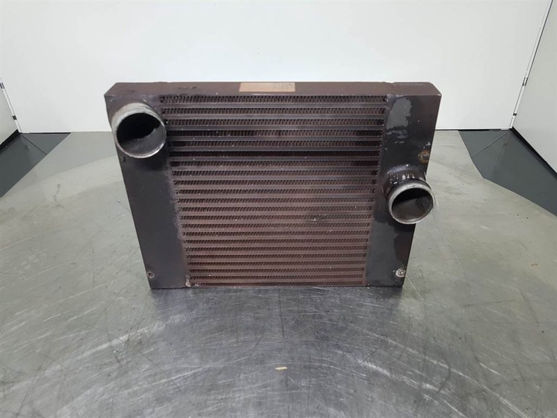 Kramer 880-AKG 0555.064.1800-Cooler/Kühler/Koeler - Motor y piezas para Maquinaria de construcción: foto 1 Kramer 880-AKG 0555.064.1800-Cooler/Kühler/Koeler - Motor y piezas para Maquinaria de construcción: foto 1