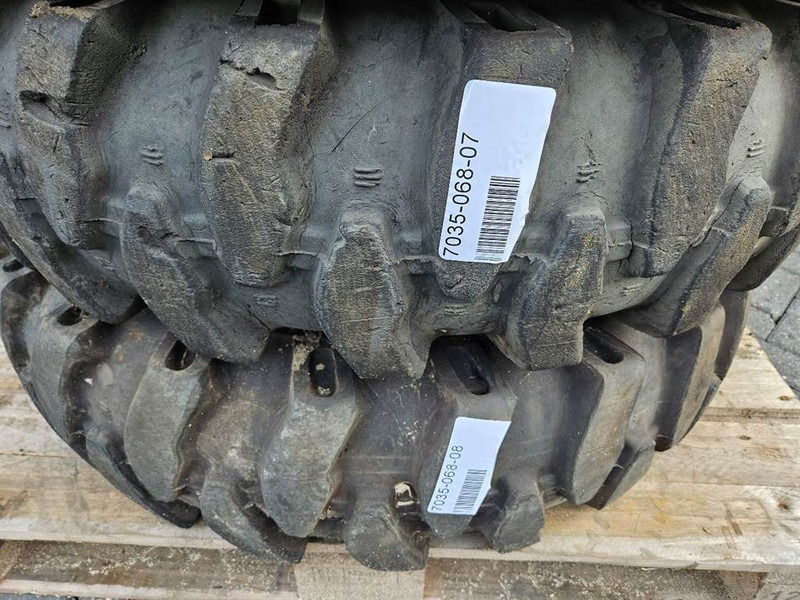 Liebherr A924B-Athletik 10.00-20-Tire/Reifen/Band - Neumáticos y llantas para Maquinaria de construcción: foto 2 Liebherr A924B-Athletik 10.00-20-Tire/Reifen/Band - Neumáticos y llantas para Maquinaria de construcción: foto 2
