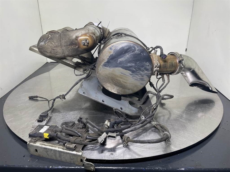 Liebherr L556-10144041-Particulate filter/Partikelfilter - Motor para Maquinaria de construcción: foto 5 Liebherr L556-10144041-Particulate filter/Partikelfilter - Motor para Maquinaria de construcción: foto 5