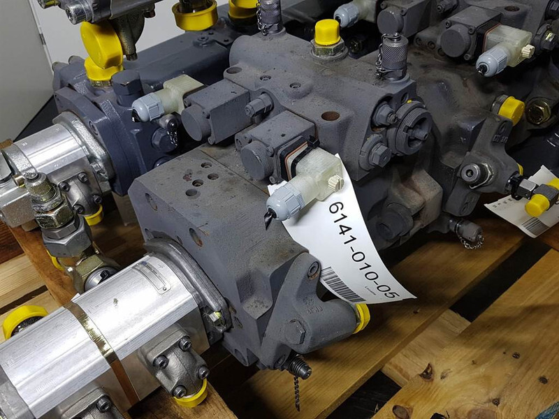 Linde HPV55-02L - Vögele - 2075251 -Drive pump/Fahrpumpe - Hidráulica: foto 1 Linde HPV55-02L - Vögele - 2075251 -Drive pump/Fahrpumpe - Hidráulica: foto 1