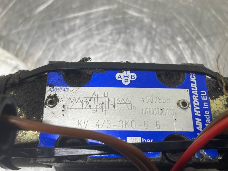 New Holland KV-4/3-3KO-6-6 - Hidráulica para Maquinaria de construcción: foto 5 New Holland KV-4/3-3KO-6-6 - Hidráulica para Maquinaria de construcción: foto 5