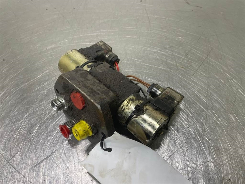 New Holland KV-4/3-3KO-6-6 - Hidráulica para Maquinaria de construcción: foto 3 New Holland KV-4/3-3KO-6-6 - Hidráulica para Maquinaria de construcción: foto 3