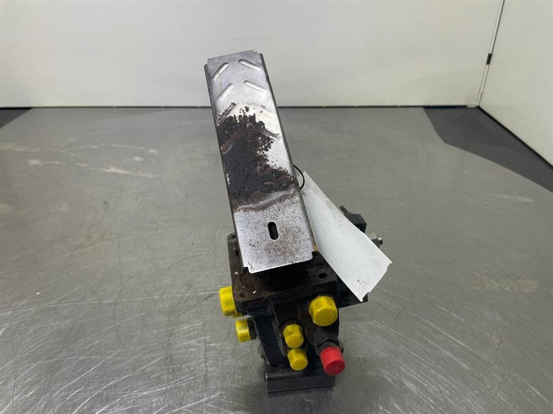 O & K L25.5-Safim 191826/FP3-Brake pedal/Bremspedal - Cabina e interior para Maquinaria de construcción: foto 1 O & K L25.5-Safim 191826/FP3-Brake pedal/Bremspedal - Cabina e interior para Maquinaria de construcción: foto 1