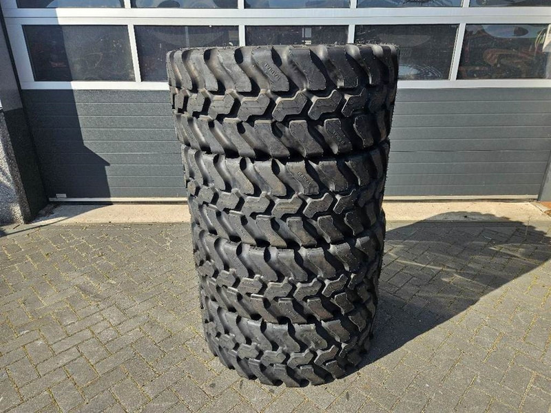 SWT 405/70R20 (16.0/70R20) *NEW* - Tire/Reifen/Band - Neumáticos y llantas para Maquinaria de construcción: foto 2 SWT 405/70R20 (16.0/70R20) *NEW* - Tire/Reifen/Band - Neumáticos y llantas para Maquinaria de construcción: foto 2