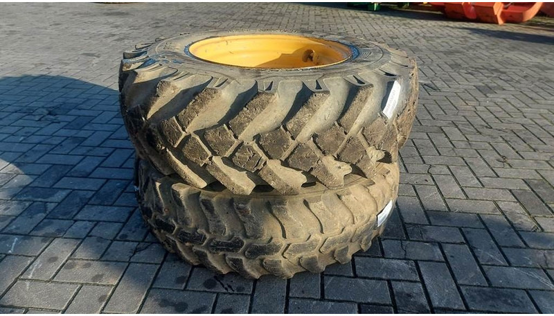 Volvo L30G-BKT 12.5-20-Tire/Reifen/Band - Neumáticos y llantas para Maquinaria de construcción: foto 1 Volvo L30G-BKT 12.5-20-Tire/Reifen/Band - Neumáticos y llantas para Maquinaria de construcción: foto 1