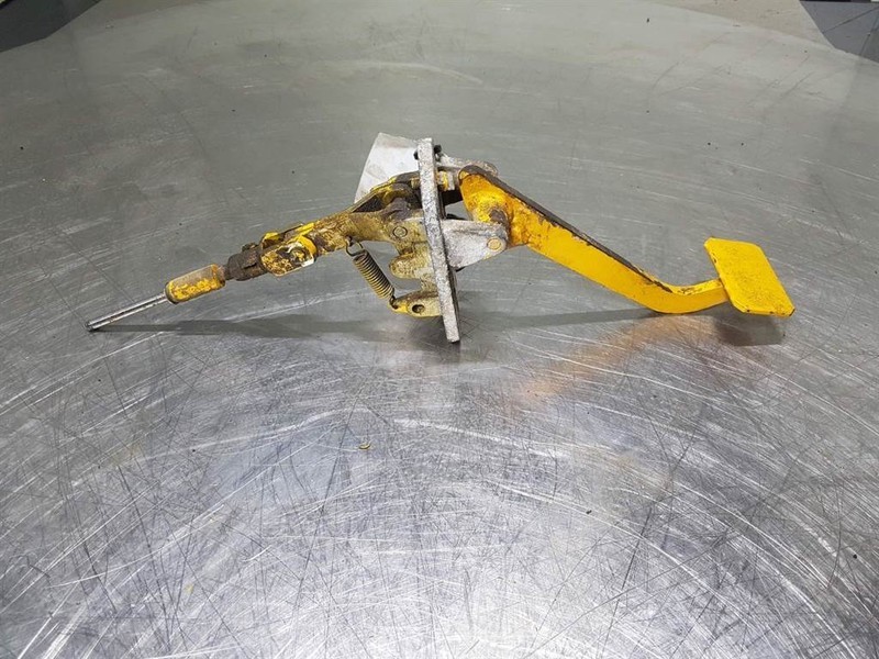 Zettelmeyer ZL1001 - Brake pedal - Cabina e interior para Maquinaria de construcción: foto 3 Zettelmeyer ZL1001 - Brake pedal - Cabina e interior para Maquinaria de construcción: foto 3