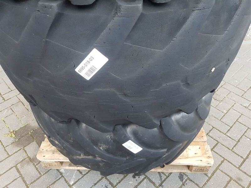 Zettelmeyer ZL801-BKT 480/70R24-Tire/Reifen/Band - Neumáticos y llantas para Maquinaria de construcción: foto 4 Zettelmeyer ZL801-BKT 480/70R24-Tire/Reifen/Band - Neumáticos y llantas para Maquinaria de construcción: foto 4