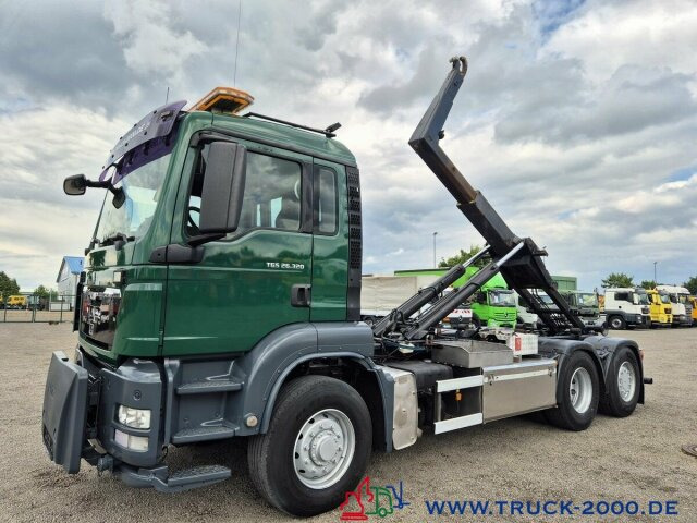 Camión multibasculante MAN TGS 26.320 6x4 HydroDrive Arbeitsplatte 242 Tkm: foto 10