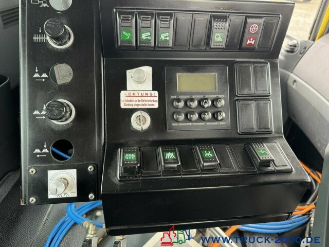 Mercedes-Benz 1524 Winterdienst - Streuer - Kehrmaschine - Barredora vial: foto 3 Mercedes-Benz 1524 Winterdienst - Streuer - Kehrmaschine - Barredora vial: foto 3