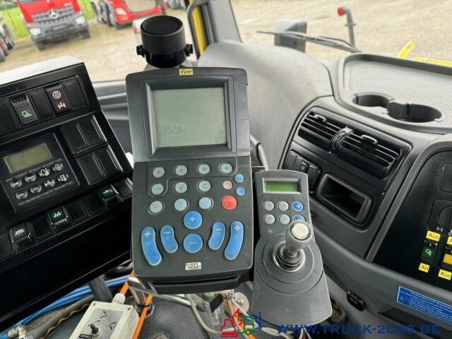 Mercedes-Benz 1524 Winterdienst - Streuer - Kehrmaschine - Barredora vial: foto 4 Mercedes-Benz 1524 Winterdienst - Streuer - Kehrmaschine - Barredora vial: foto 4