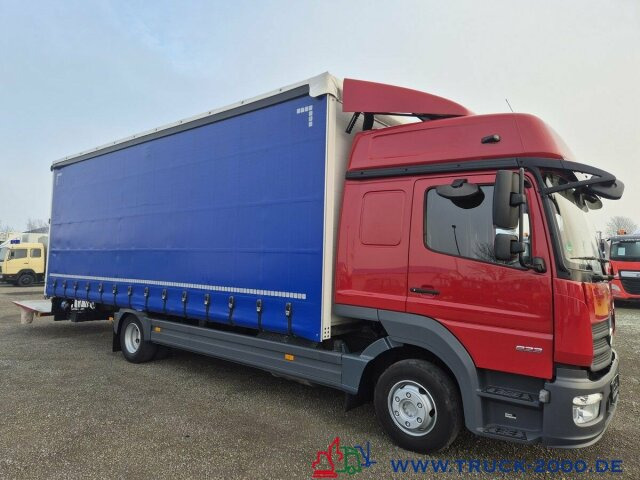 Mercedes-Benz 823 Schiebeplane L+R LBW nur 164TKM Gr.Haus 1.Hd - Furgoneta con lona: foto 4 Mercedes-Benz 823 Schiebeplane L+R LBW nur 164TKM Gr.Haus 1.Hd - Furgoneta con lona: foto 4
