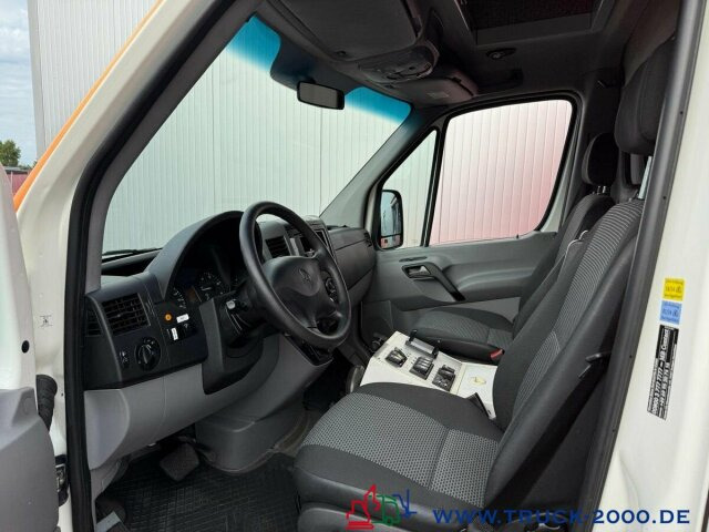 Mercedes-Benz Sprinter 516 Fahrtec RTW Luftfederung Retarder - Ambulancia: foto 4 Mercedes-Benz Sprinter 516 Fahrtec RTW Luftfederung Retarder - Ambulancia: foto 4
