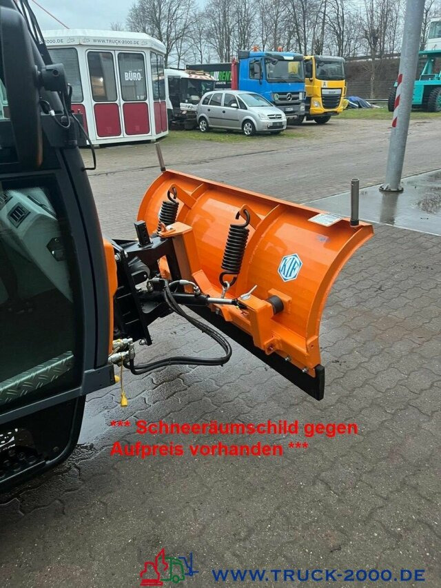 Multicar Tremo X56 Winterdienst Streuer + Besen NUR4126km - Furgoneta basculante: foto 3 Multicar Tremo X56 Winterdienst Streuer + Besen NUR4126km - Furgoneta basculante: foto 3
