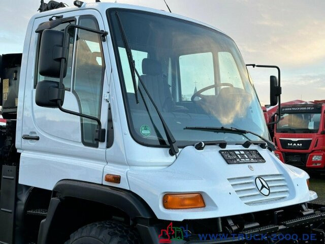 Unimog U 300 4x4 mit Kran Nur 78.144 KM zGG.7.490Kg. - Furgoneta caja abierta: foto 5 Unimog U 300 4x4 mit Kran Nur 78.144 KM zGG.7.490Kg. - Furgoneta caja abierta: foto 5