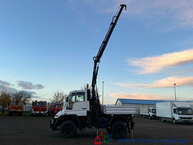Unimog U 300 4x4 mit Kran Nur 78.144 KM zGG.7.490Kg. - Furgoneta caja abierta: foto 2 Unimog U 300 4x4 mit Kran Nur 78.144 KM zGG.7.490Kg. - Furgoneta caja abierta: foto 2