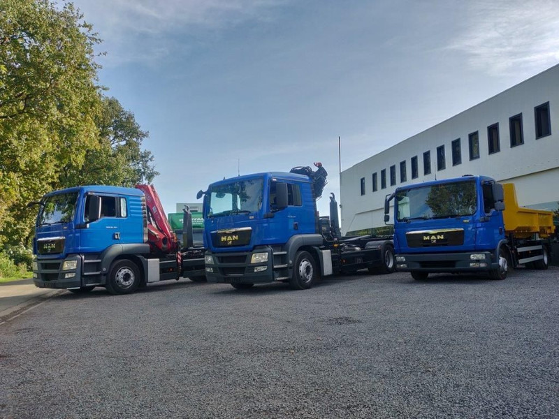 MAN Wij zoeken vrachtwagens / kranen / containersystemen - Camión caja cerrada: foto 1 MAN Wij zoeken vrachtwagens / kranen / containersystemen - Camión caja cerrada: foto 1