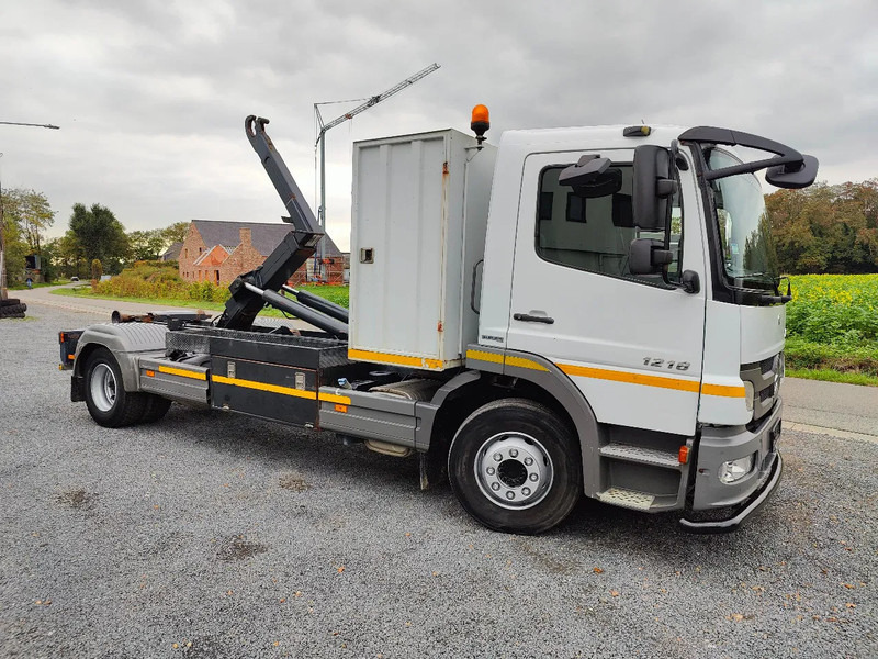 Mercedes-Benz Atego 1218 Containersystem / Hooklift Hyvalift - Camión multibasculante: foto 2 Mercedes-Benz Atego 1218 Containersystem / Hooklift Hyvalift - Camión multibasculante: foto 2