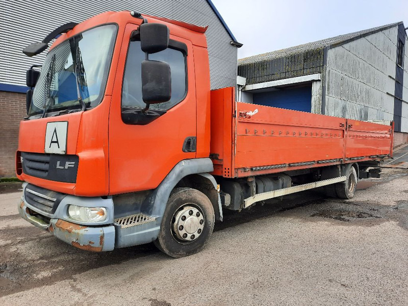DAF LF45.220 - Camión caja abierta: foto 1 DAF LF45.220 - Camión caja abierta: foto 1