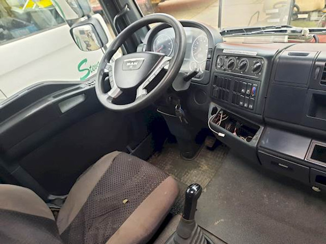 MAN TGM 15.290 4X2 LL - Camión portacontenedore/ Intercambiable: foto 3 MAN TGM 15.290 4X2 LL - Camión portacontenedore/ Intercambiable: foto 3