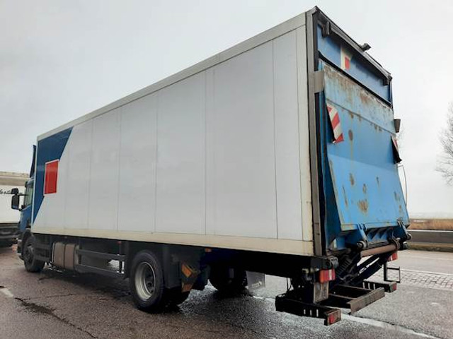 Scania P 270 DB4X2MNB - Camión frigorífico: foto 4 Scania P 270 DB4X2MNB - Camión frigorífico: foto 4