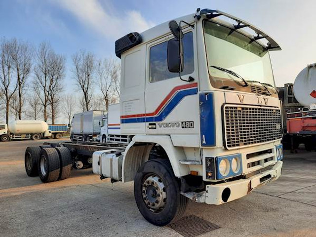 Volvo F 12 6*4 STEEL SUSPENSION - Camión chasis: foto 4 Volvo F 12 6*4 STEEL SUSPENSION - Camión chasis: foto 4