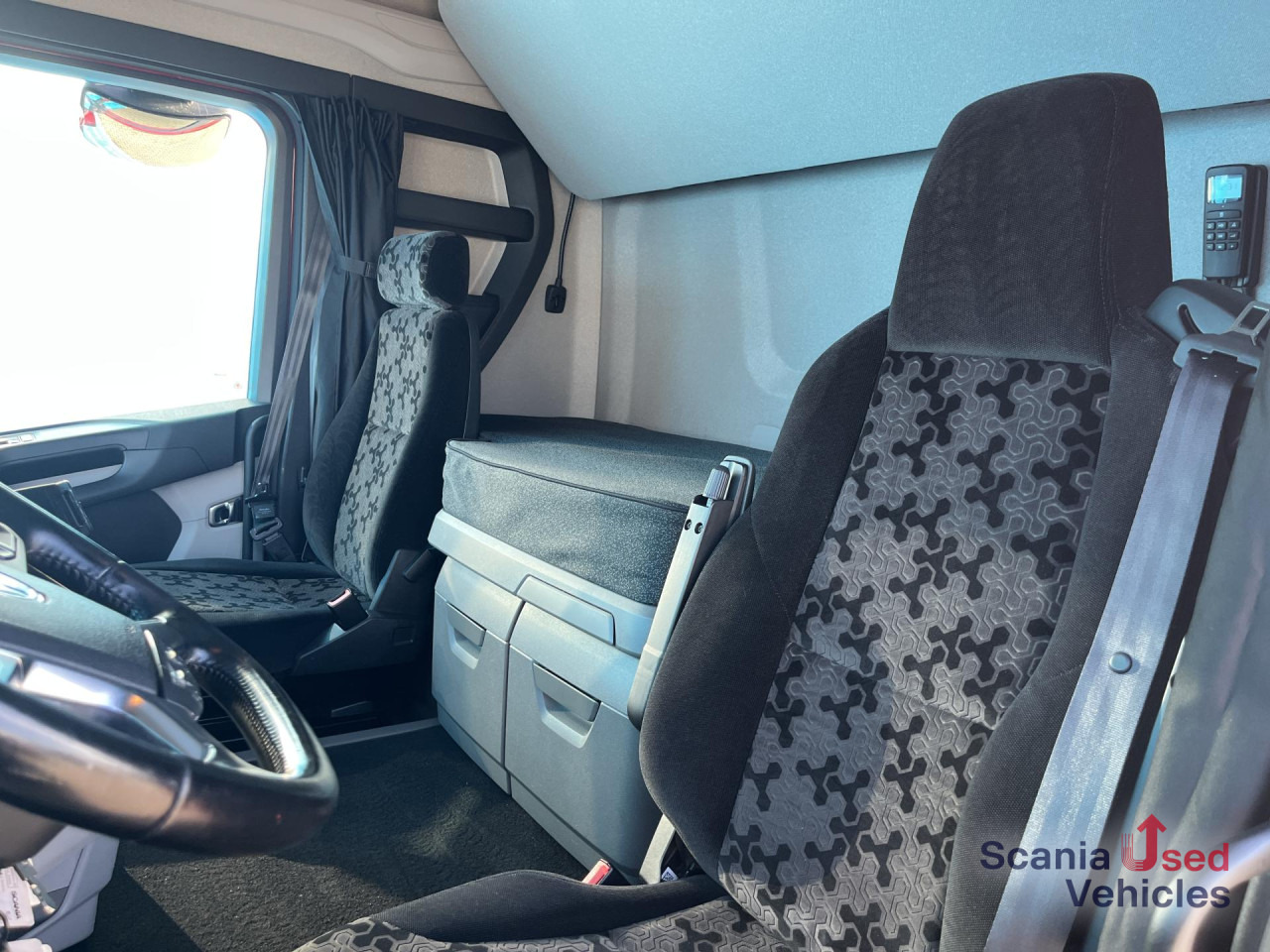 SCANIA R 410 A4x2NA RETARDER LED NAVI - Cabeza tractora: foto 3 SCANIA R 410 A4x2NA RETARDER LED NAVI - Cabeza tractora: foto 3