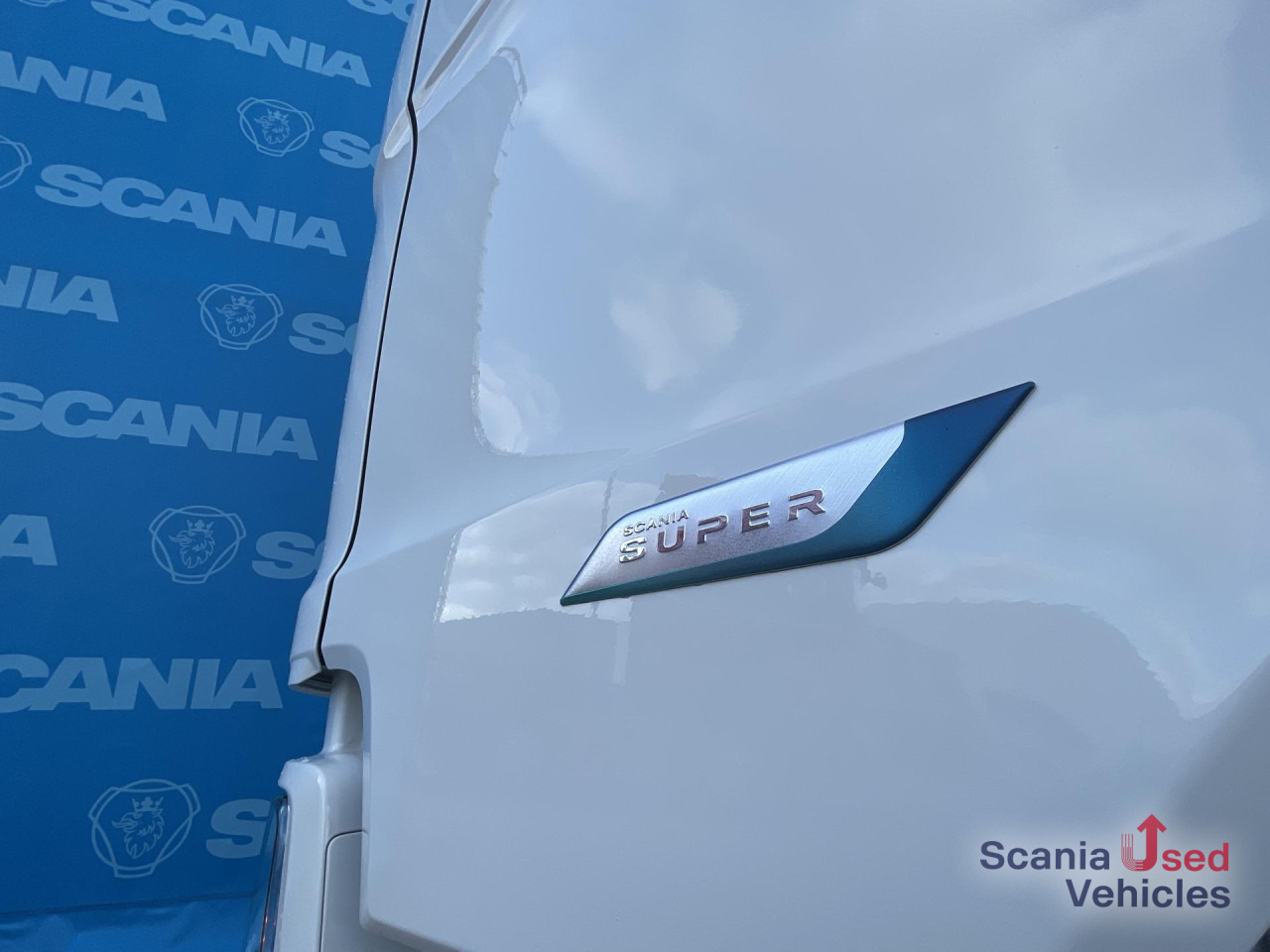 SCANIA R 420 A4x2NA DIFF LOCK CRB LED NAVI ACC 8T - Cabeza tractora: foto 3 SCANIA R 420 A4x2NA DIFF LOCK CRB LED NAVI ACC 8T - Cabeza tractora: foto 3