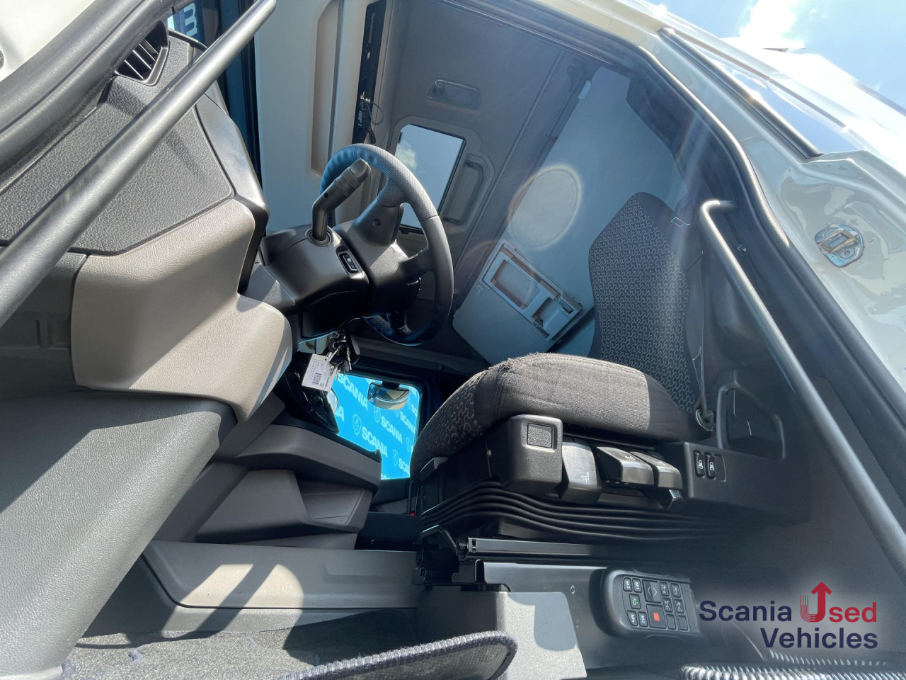 SCANIA R 450 A4x2NA DIFF-L RETARDER ACC SMART 2 - Cabeza tractora: foto 5 SCANIA R 450 A4x2NA DIFF-L RETARDER ACC SMART 2 - Cabeza tractora: foto 5