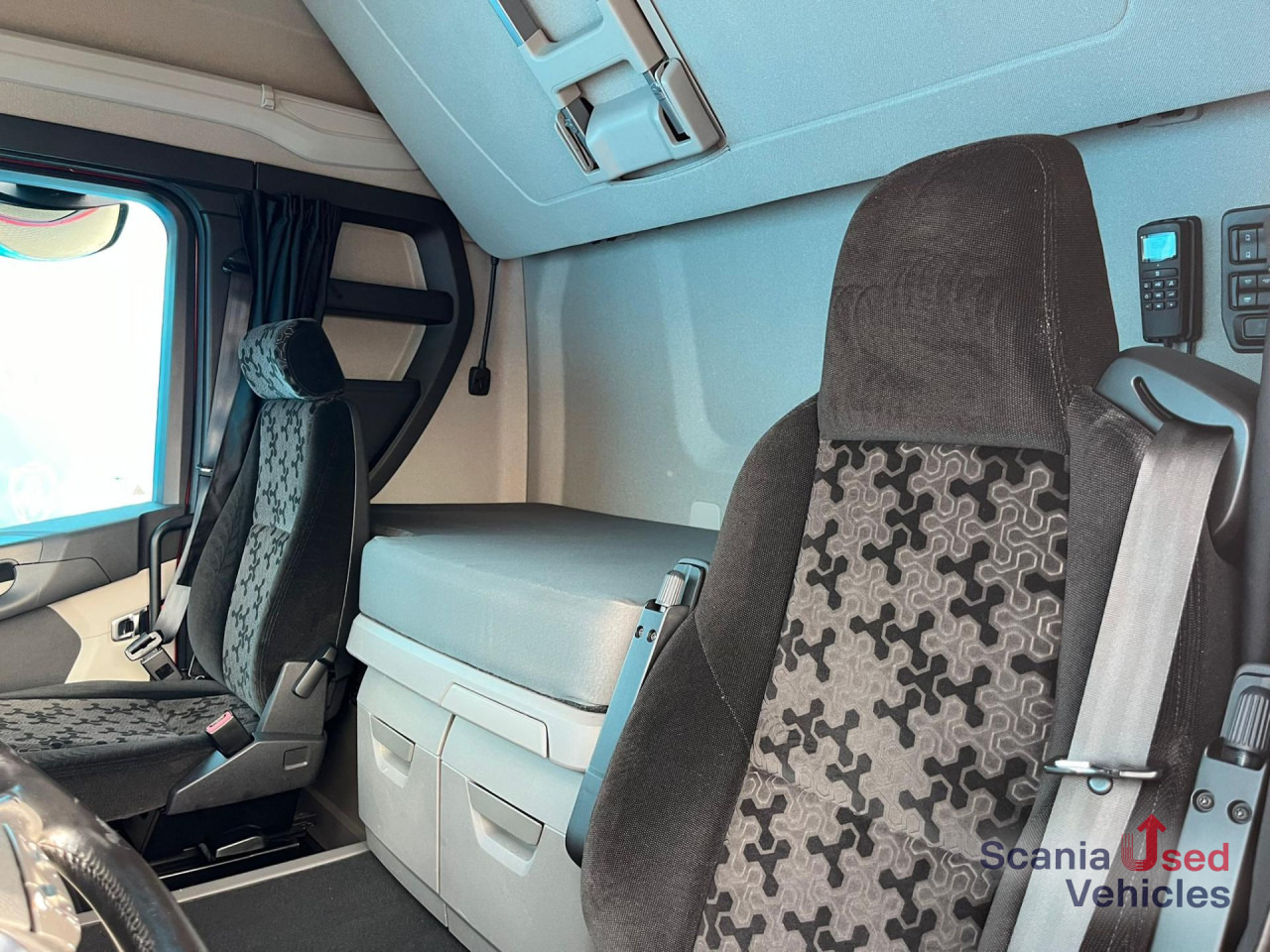 SCANIA R 450 A4x2NA RETARDER LED NAVI PTO - Cabeza tractora: foto 3 SCANIA R 450 A4x2NA RETARDER LED NAVI PTO - Cabeza tractora: foto 3