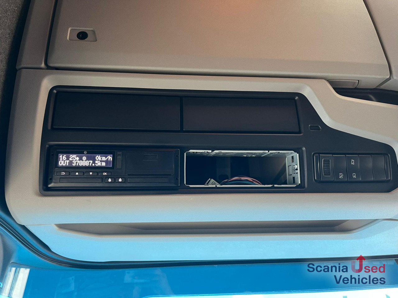 SCANIA S 450 A4x2NA DIFF-L RETARDER PARK AIRCO ACC - Cabeza tractora: foto 4 SCANIA S 450 A4x2NA DIFF-L RETARDER PARK AIRCO ACC - Cabeza tractora: foto 4