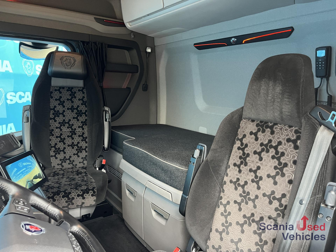 SCANIA S 590 A4x2NB V8 RETARDER DIFF-L FULL AIR 8T P-AIRC - Cabeza tractora: foto 3 SCANIA S 590 A4x2NB V8 RETARDER DIFF-L FULL AIR 8T P-AIRC - Cabeza tractora: foto 3