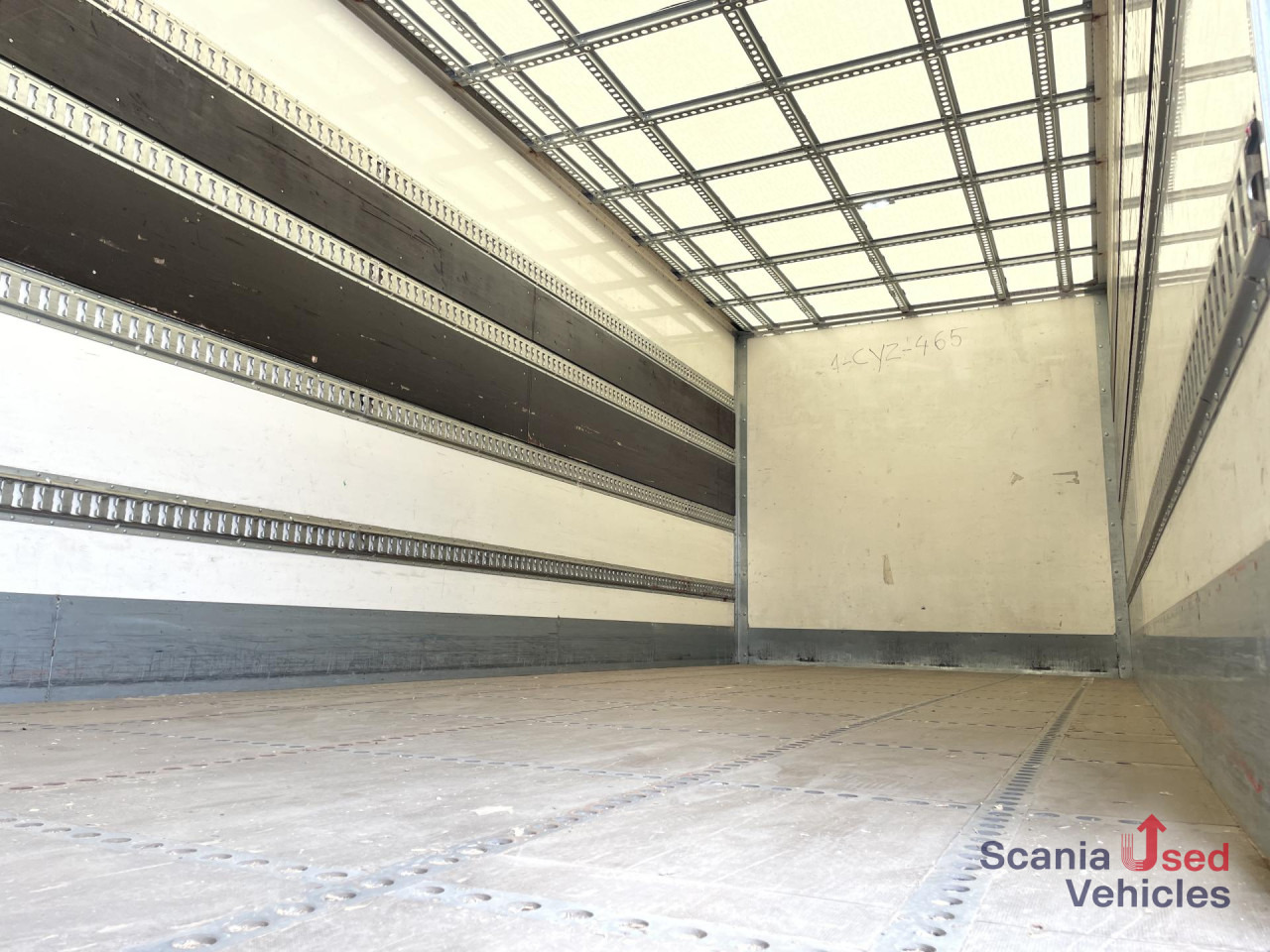 SCANIA P 320 DB6x2*4MNB RETARDER FULL AIR 8T TAIL LIFT AC - Camión caja cerrada: foto 2 SCANIA P 320 DB6x2*4MNB RETARDER FULL AIR 8T TAIL LIFT AC - Camión caja cerrada: foto 2