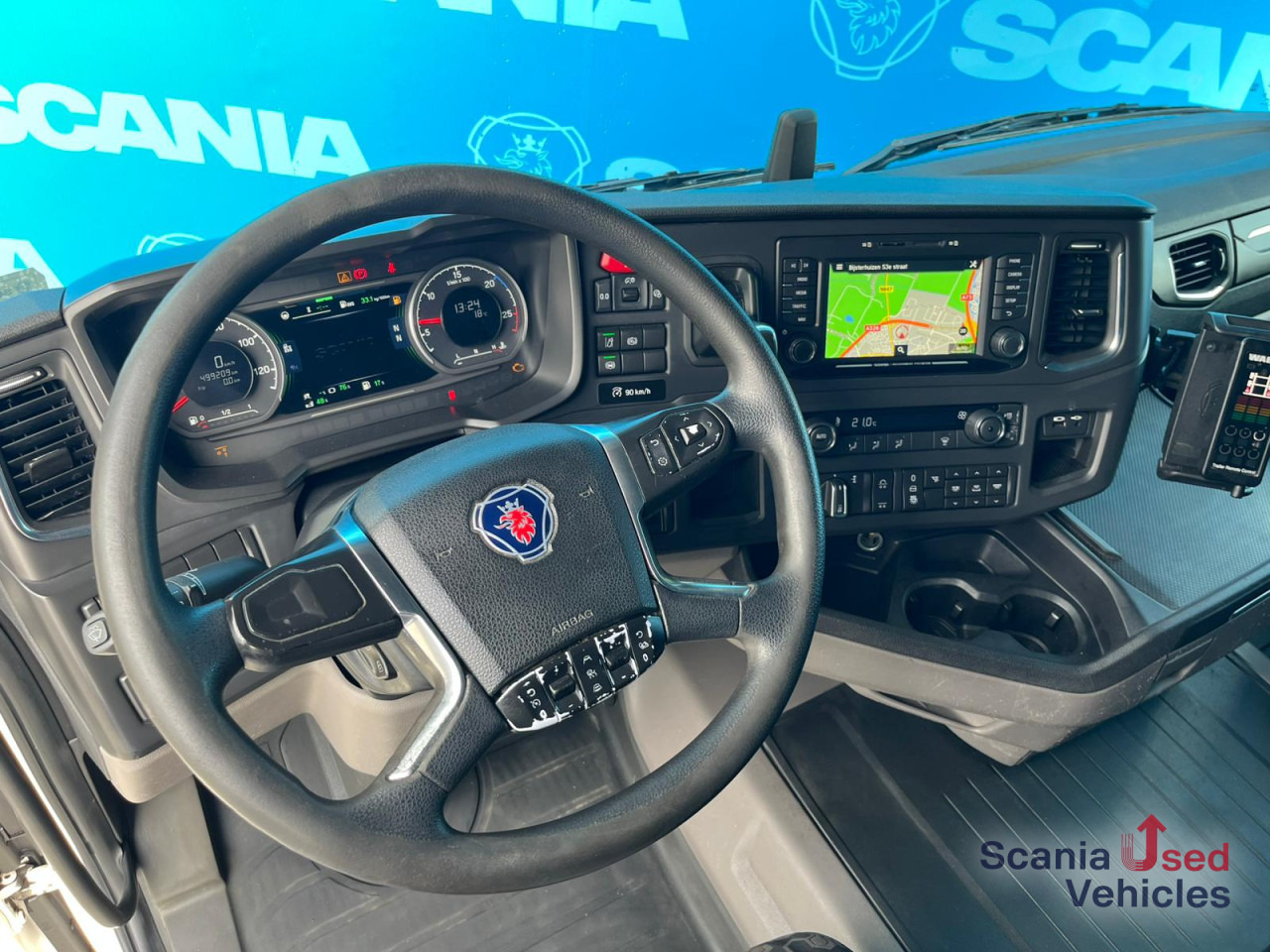 SCANIA R 410 B6x2*4NB LNG RETARDER FRIGO CHEREAU 765x250x - Camión frigorífico: foto 2 SCANIA R 410 B6x2*4NB LNG RETARDER FRIGO CHEREAU 765x250x - Camión frigorífico: foto 2