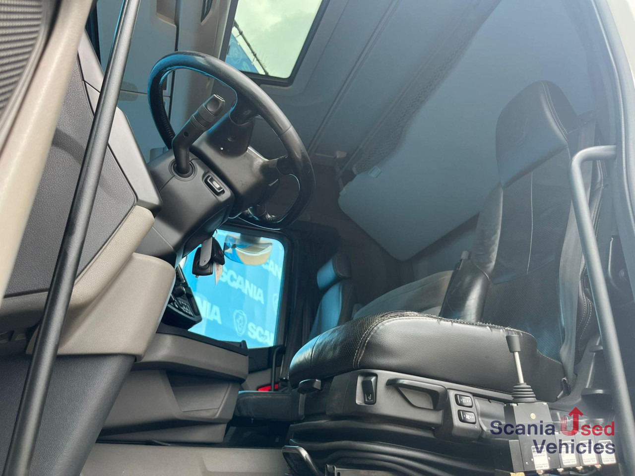 SCANIA R 500 B6x2NB HOOKLIFT 20T RETARDER FULL-AIR 9T - Camión chasis: foto 2 SCANIA R 500 B6x2NB HOOKLIFT 20T RETARDER FULL-AIR 9T - Camión chasis: foto 2
