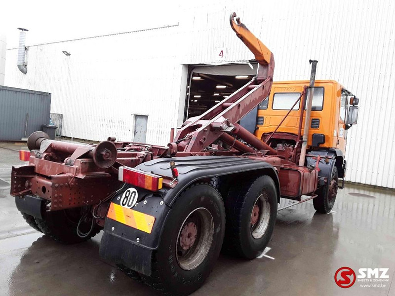Foto del interior 2: Camión portacontenedore/ Intercambiable Iveco Trakker 260 E 34 6x4 francais