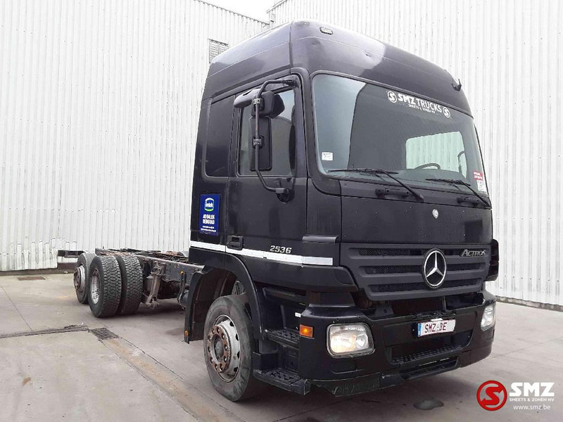 Mercedes-Benz Actros 2536 - Camión chasis: foto 1 Mercedes-Benz Actros 2536 - Camión chasis: foto 1