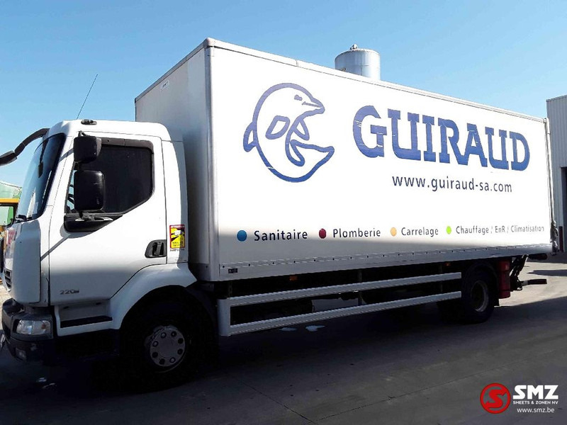 Renault Midlum 220 - Camión caja cerrada: foto 5 Renault Midlum 220 - Camión caja cerrada: foto 5