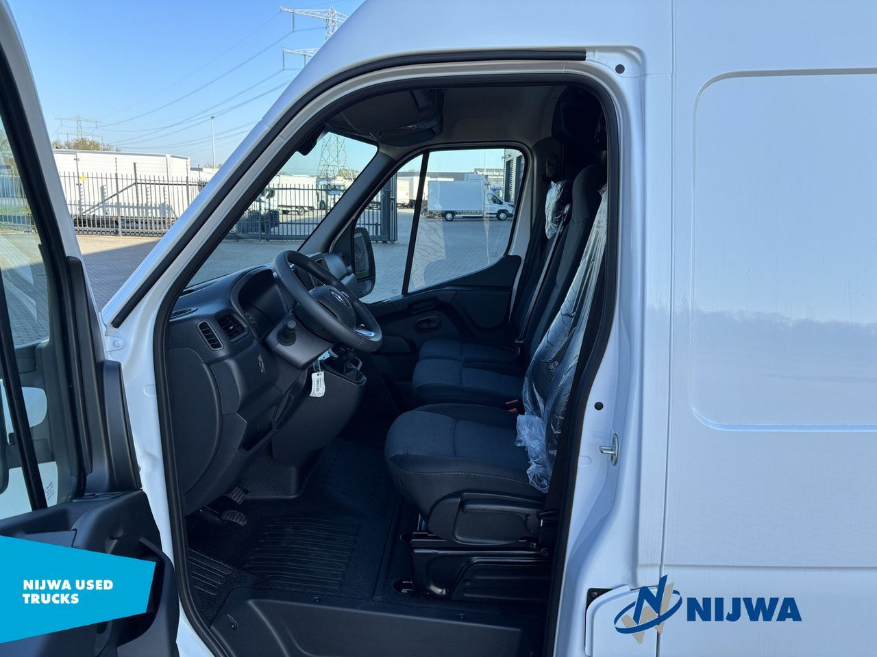 Renault Master 135 L3H2 Parkeersensoren + Cruise control - Furgoneta pequeña: foto 5 Renault Master 135 L3H2 Parkeersensoren + Cruise control - Furgoneta pequeña: foto 5